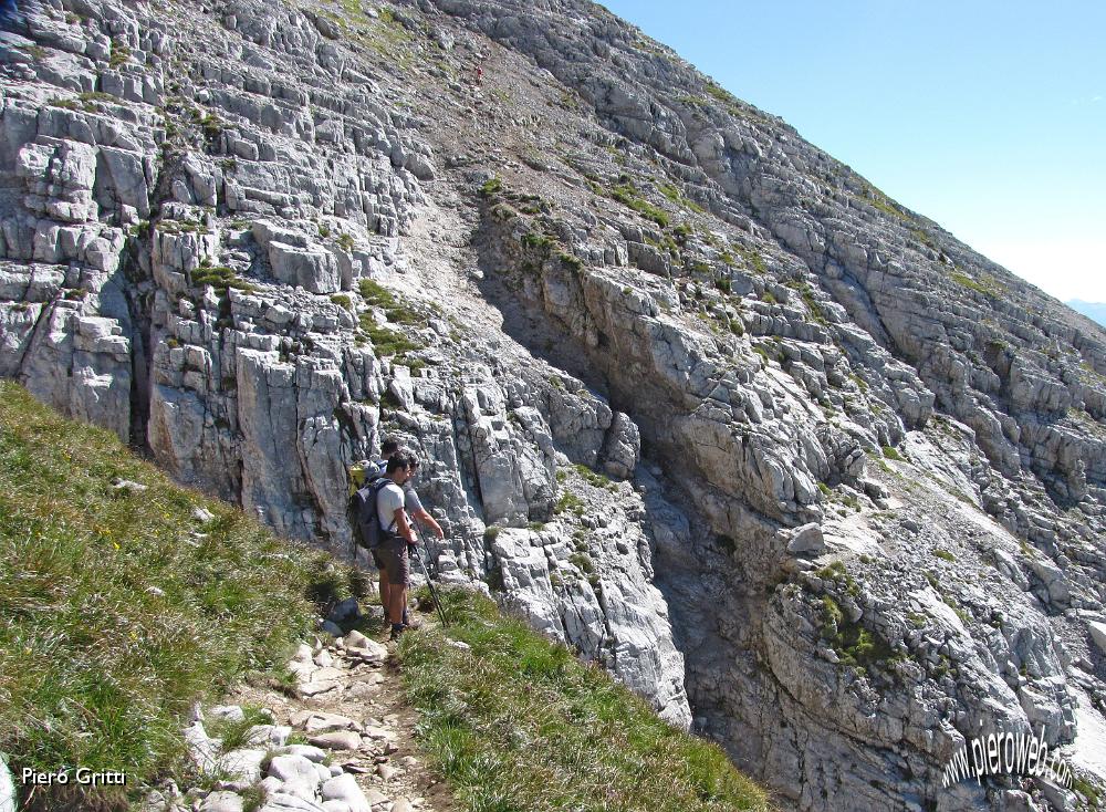 23  Spaccatura e caminetto roccioso da superare.JPG